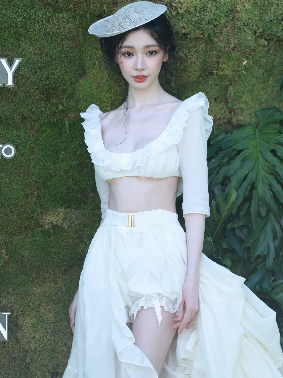 易梦玲海边活动生图，颜值性感迷人馋哭了