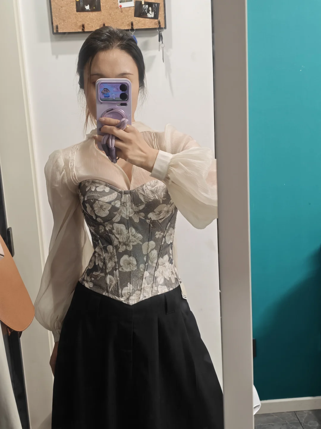 lanyi家黑白两色打底，秋冬也可以穿胸衣