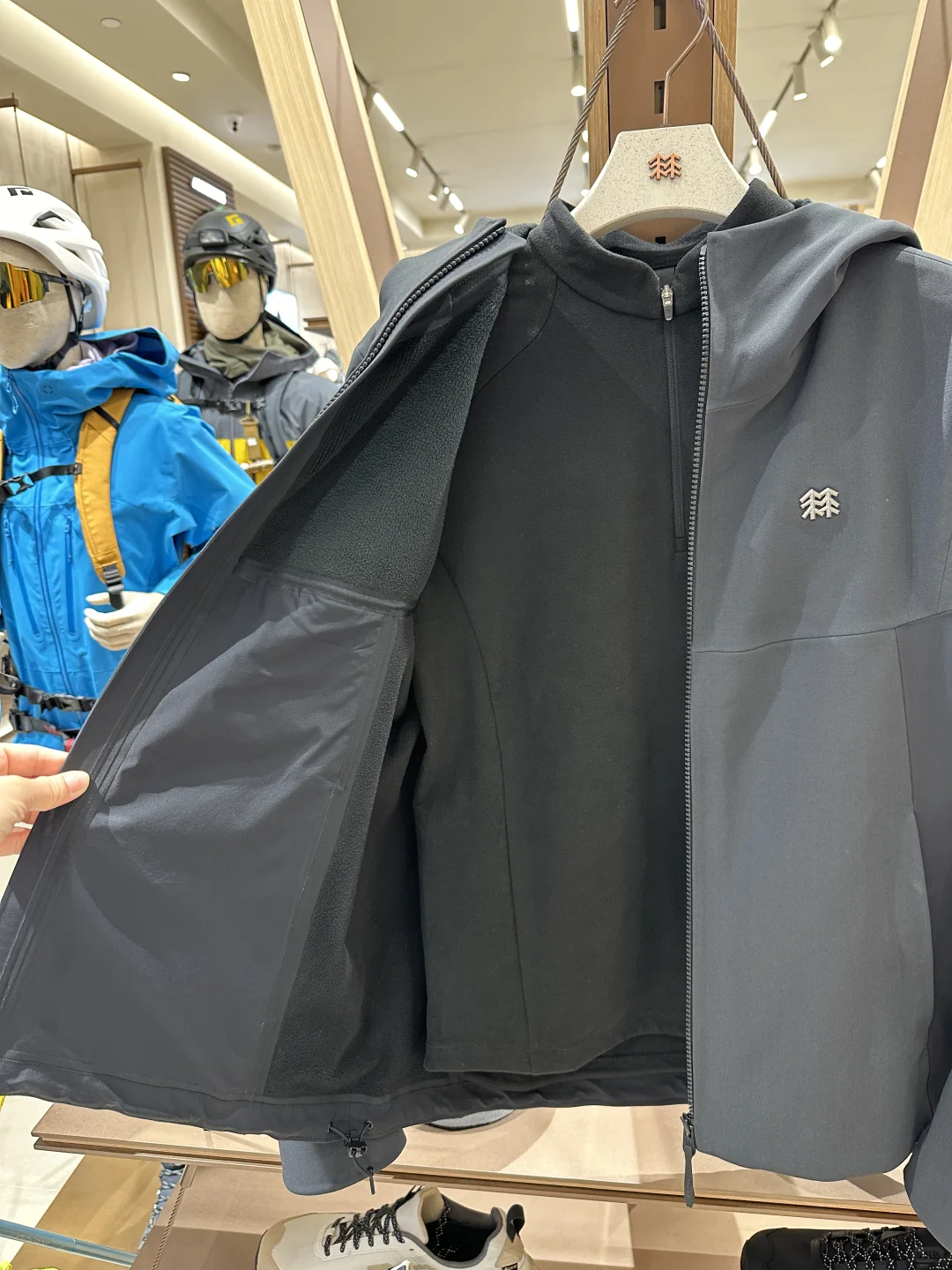 可隆女款软壳外套|可隆薄外套