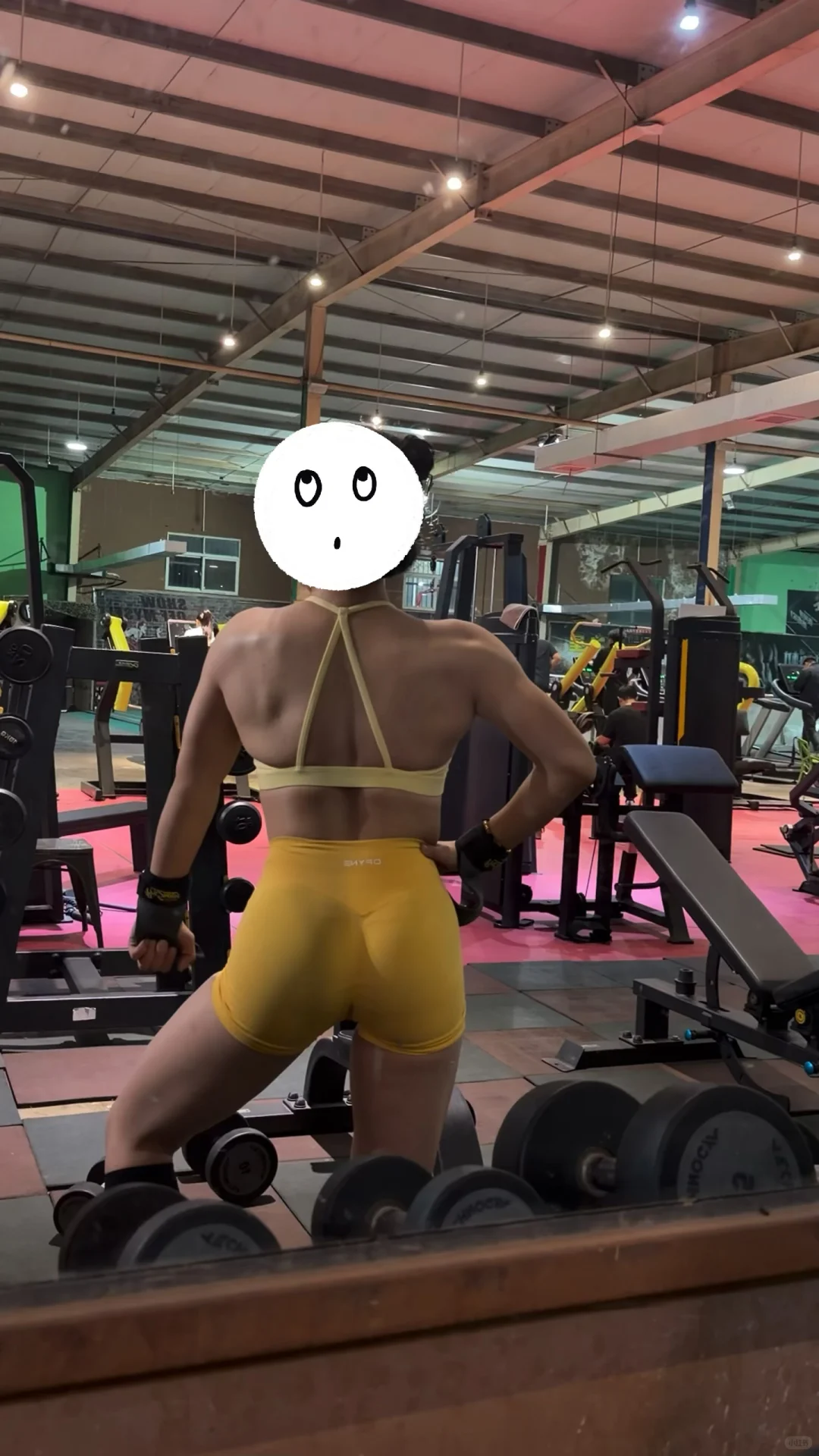 哇去，好装一女的！