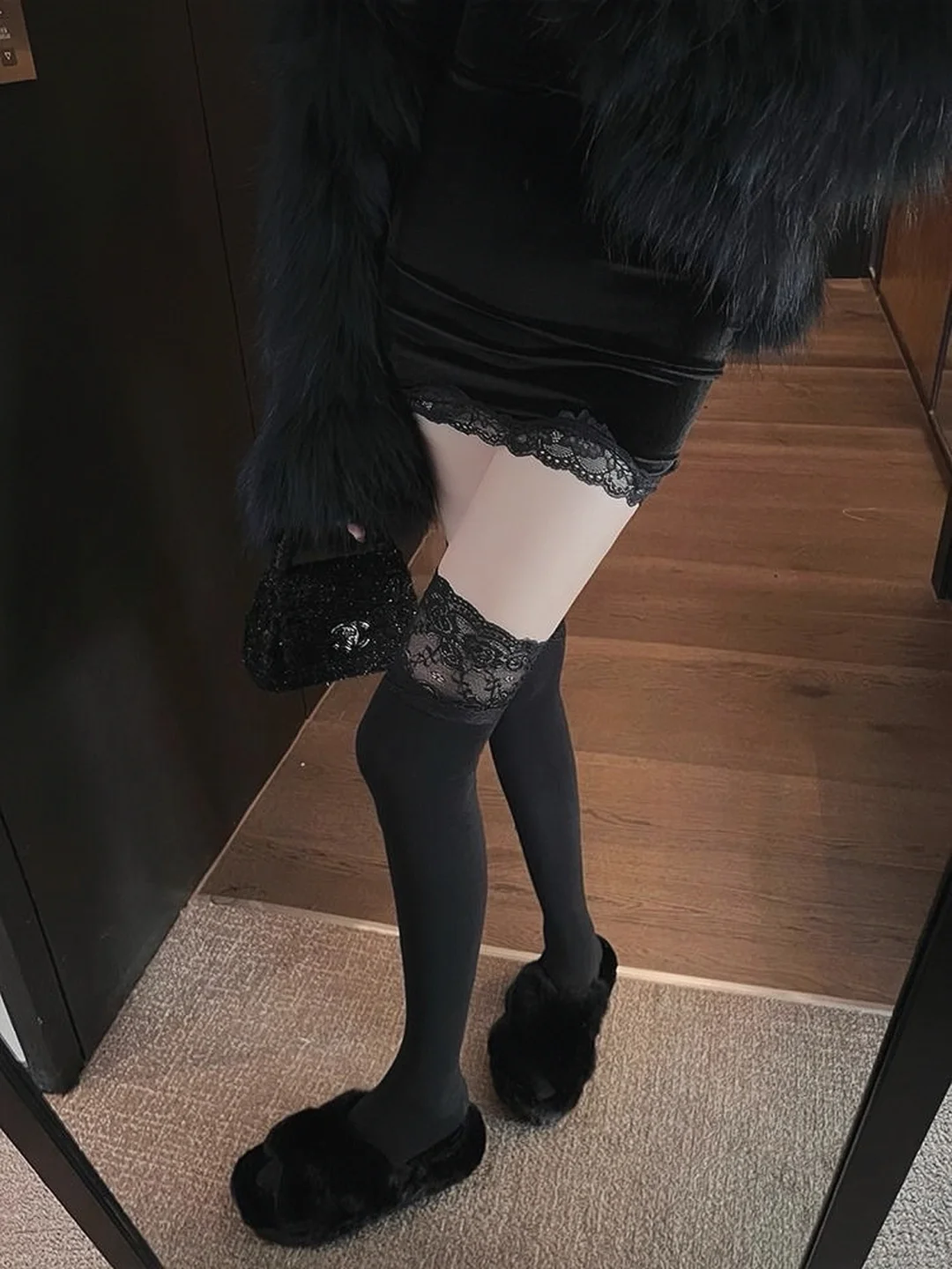 黑蕾丝过膝袜这样搭｜优雅又吸睛