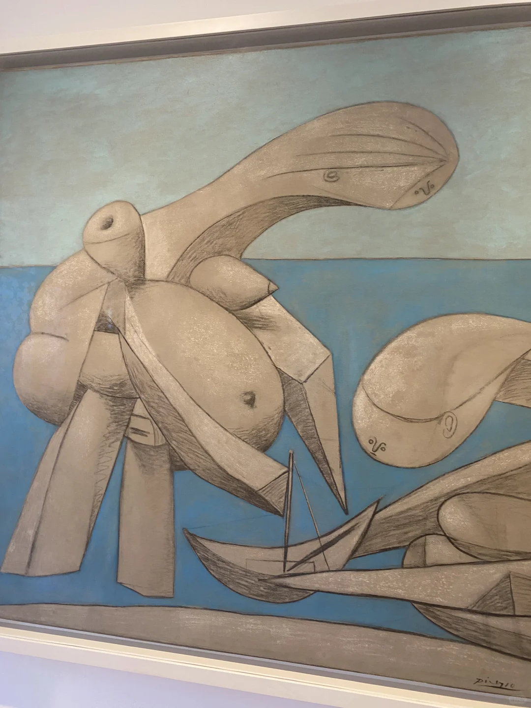 两个女人在“海滩”，一个男人在遥望？毕加索