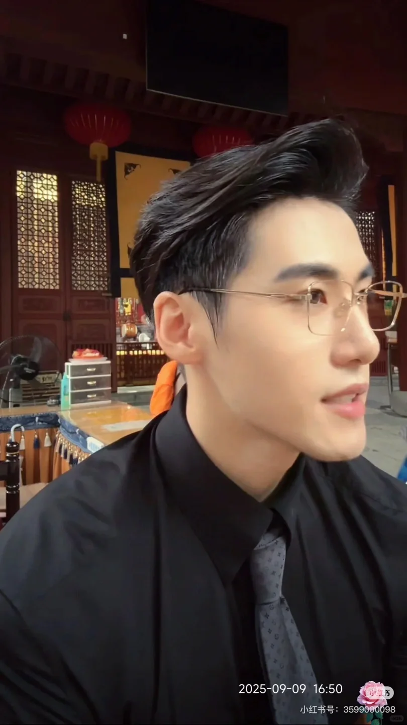 女军事爱好者她的学霸丈夫