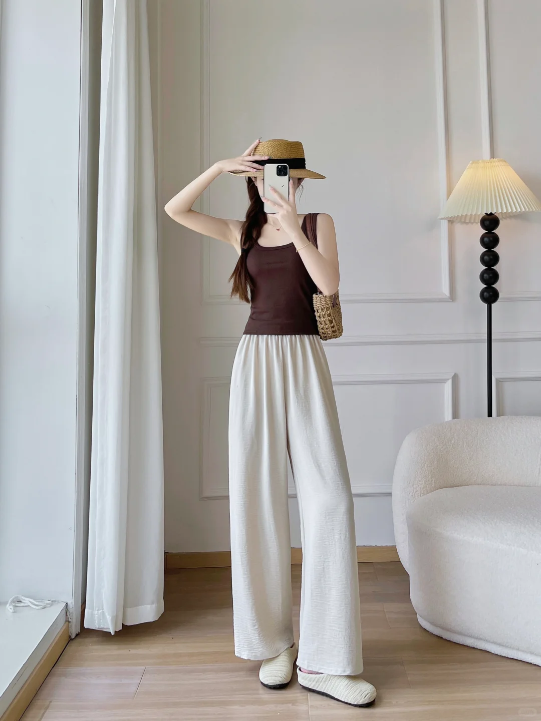 淘宝寄拍模特休闲裤对镜自拍