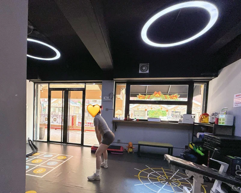 女生有线条感就是好看啊