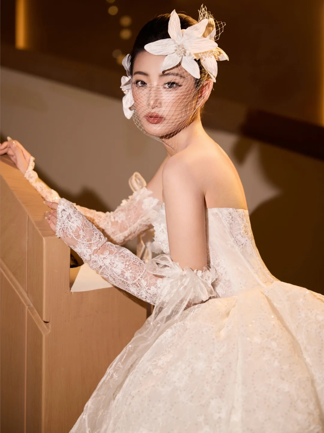 穿上了蕾丝婚纱｜怎么能拍的这么高级呢！