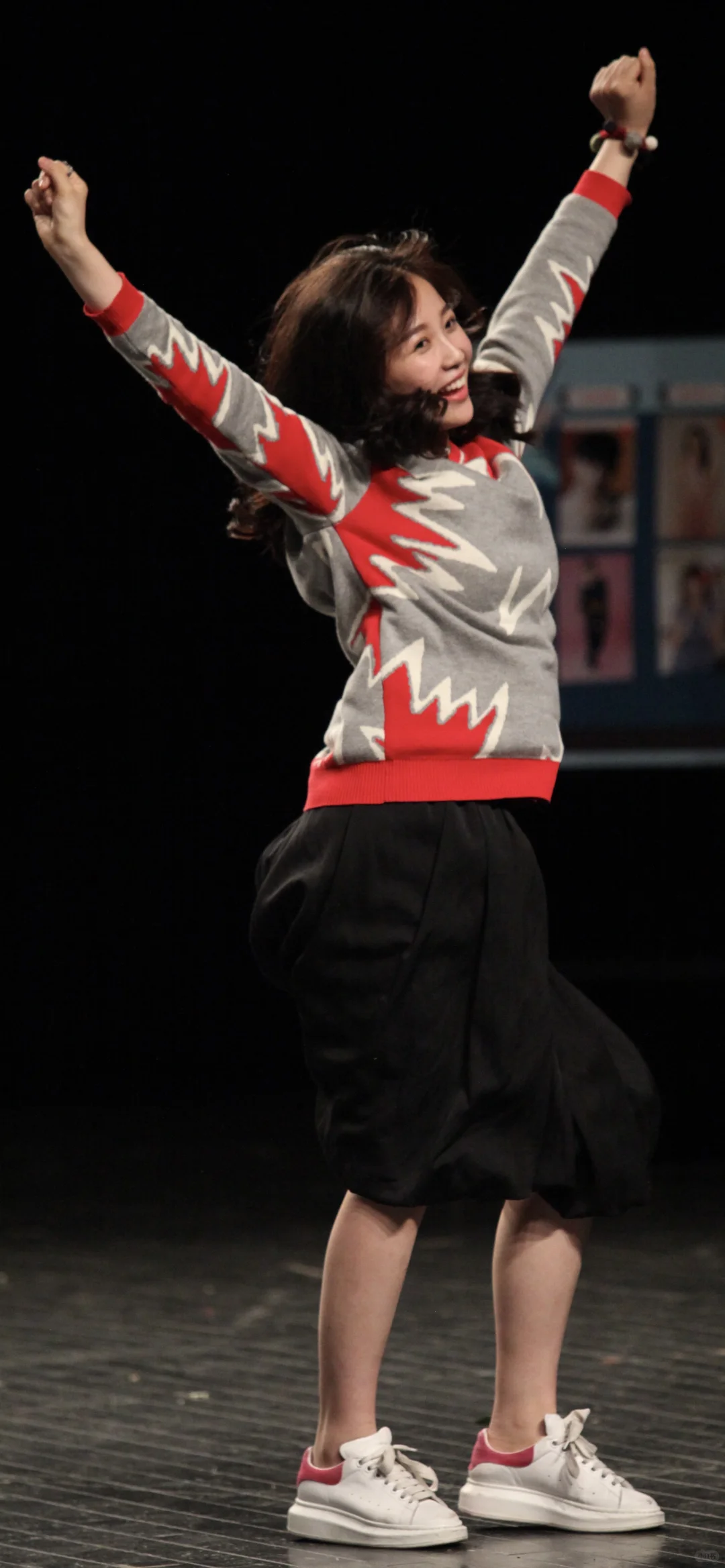 虞书欣早期表演 神情并貌仪态真好 美