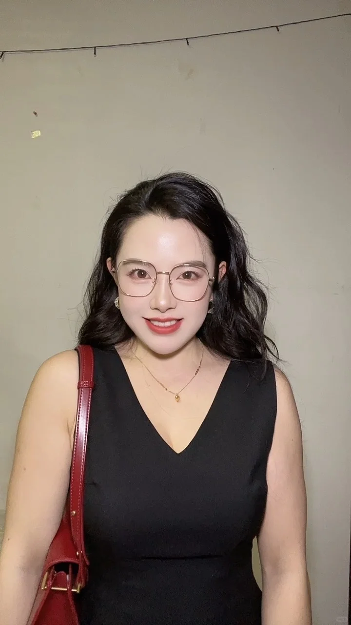 30+微胖少妇，温柔气质女人、