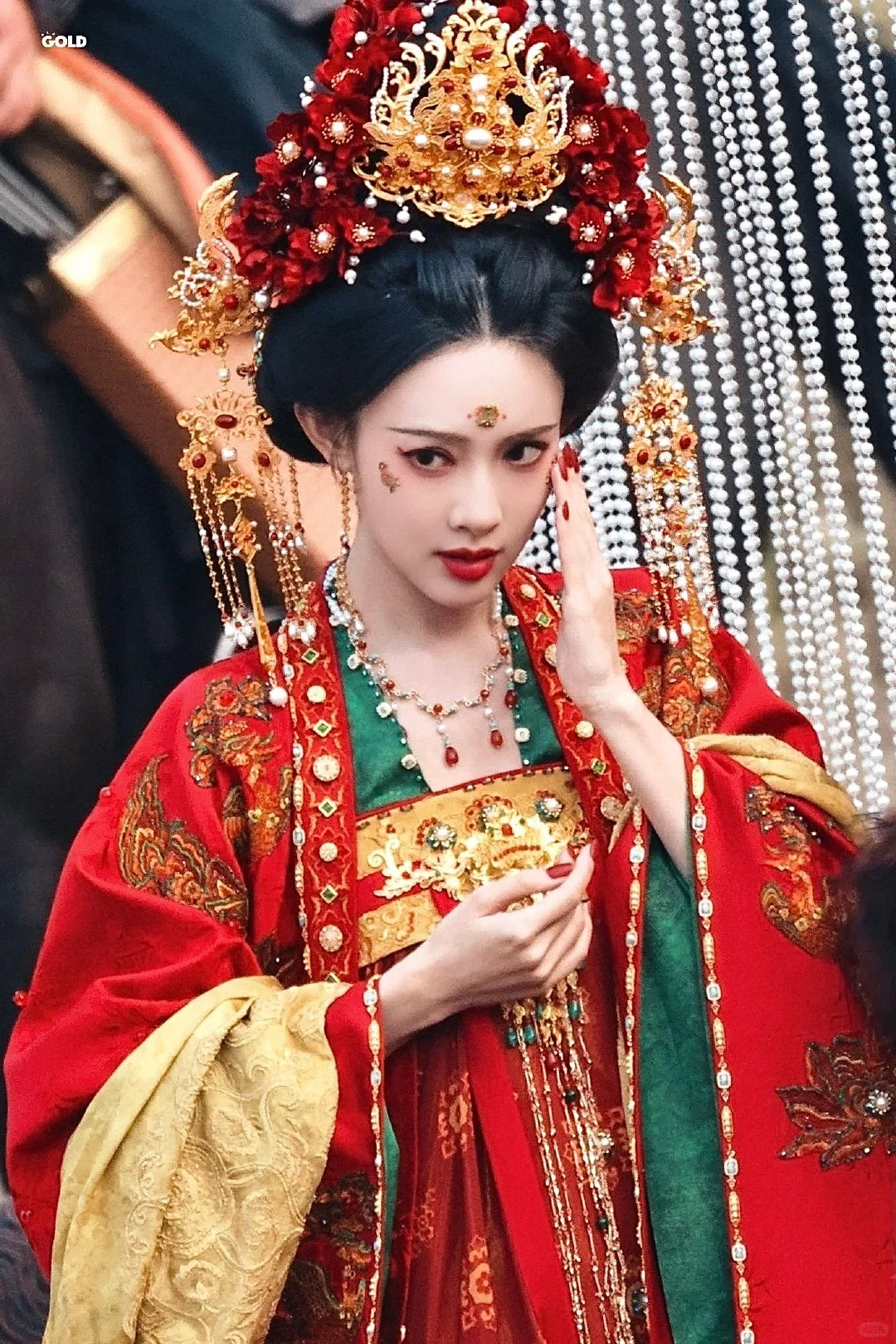 你要写女将军，就不能只写女将军