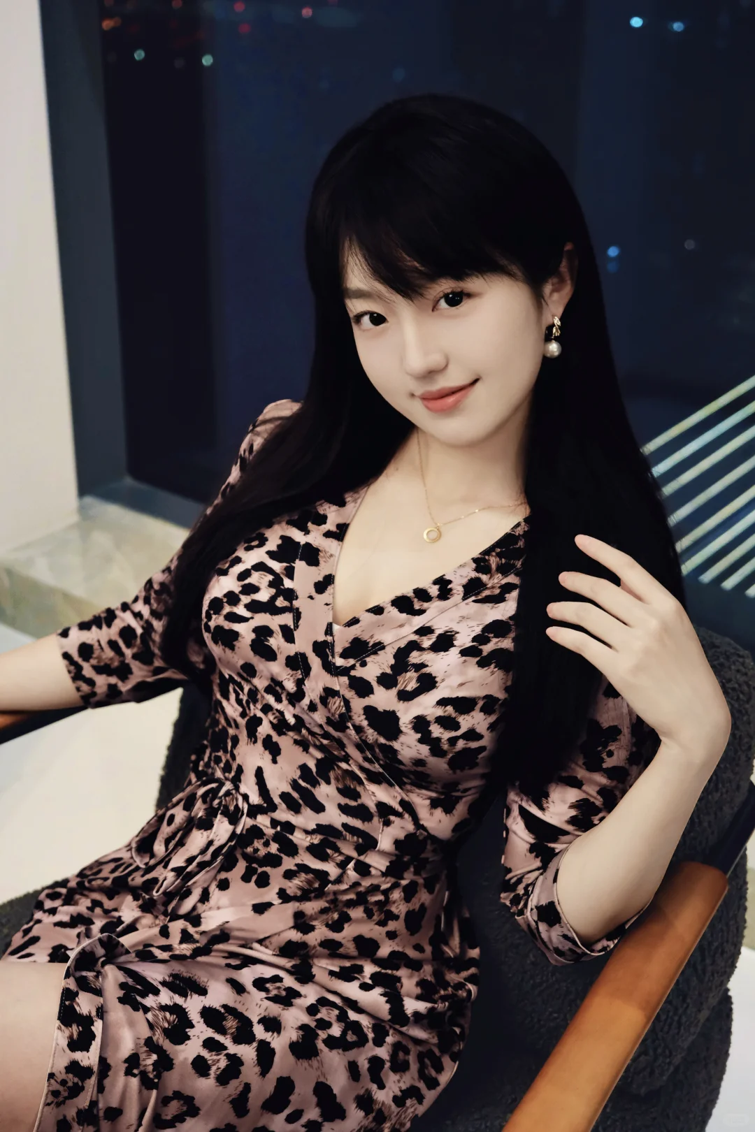 年轻的女孩总是在追求女人味