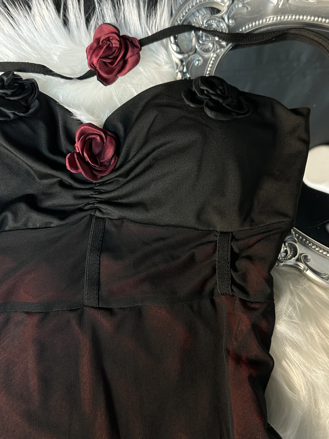 这条玫瑰包臀裙封神了…大数据推给梨形身材