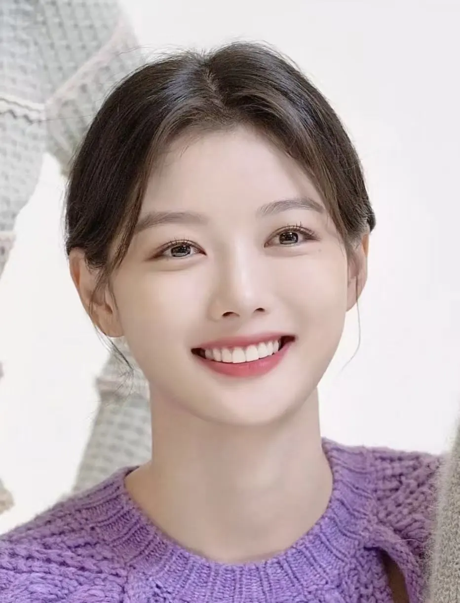 这么多年没变的是眉眼吧？