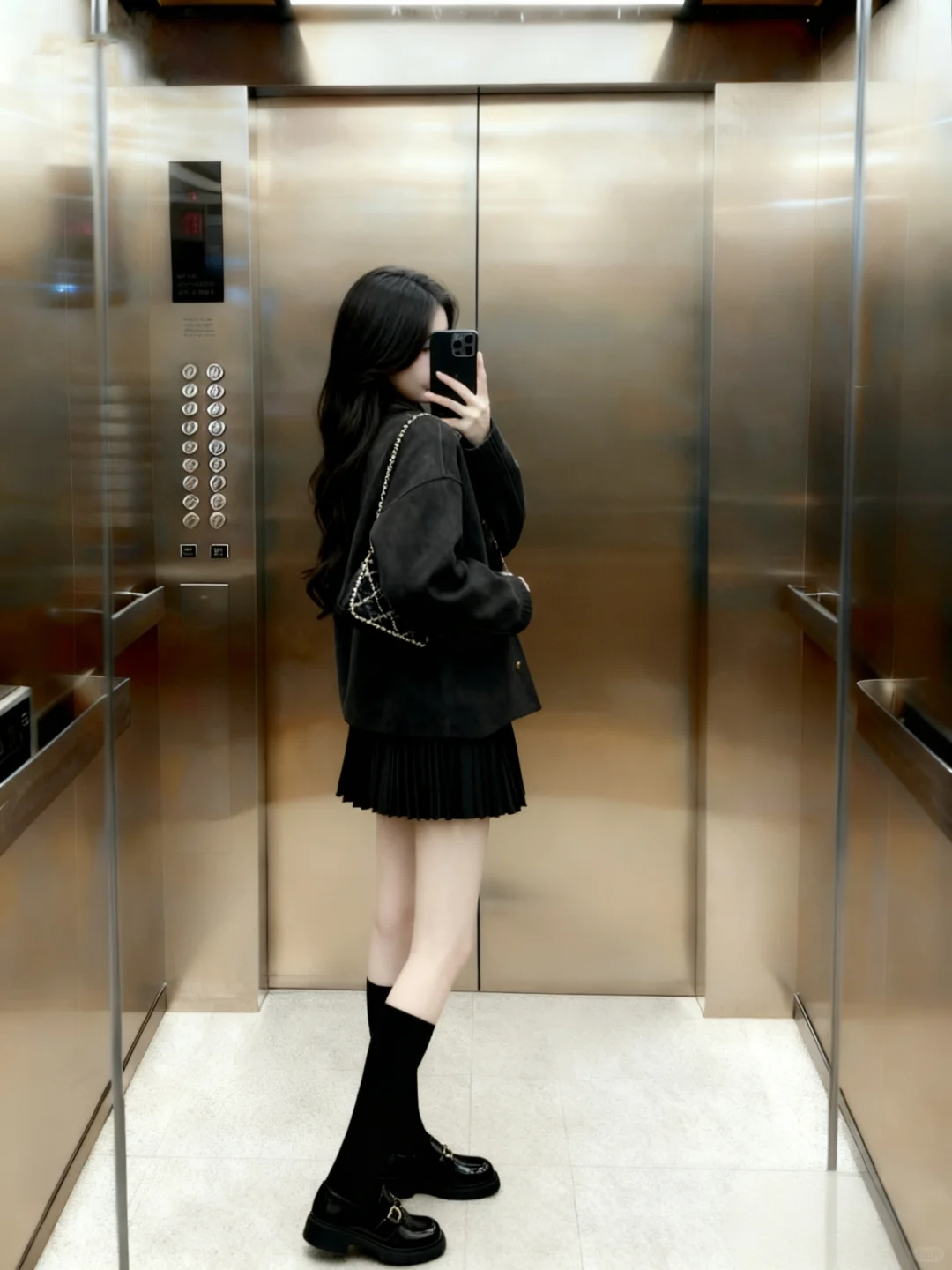 一整个爱这种氛围感穿搭～