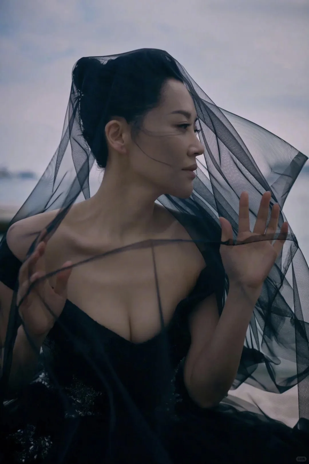 56岁许晴性感写真，太有女人味了!