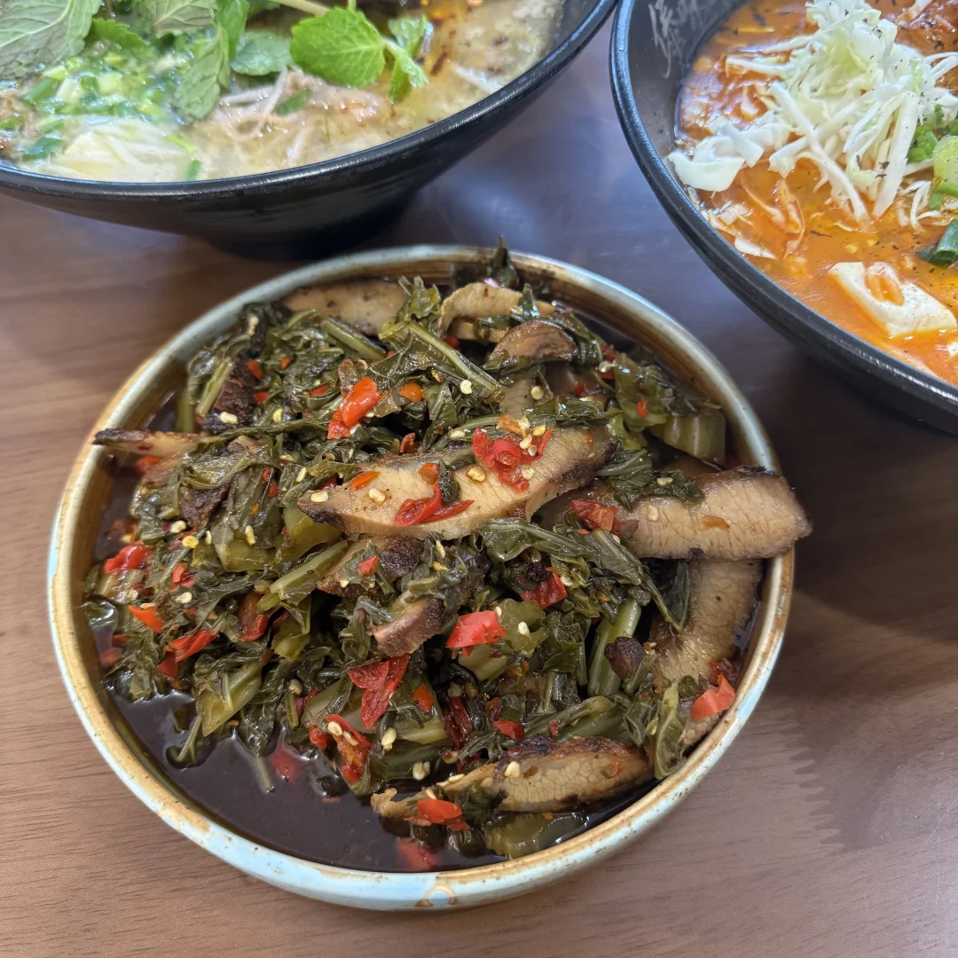 曲靖 超多佐料的傣味米线