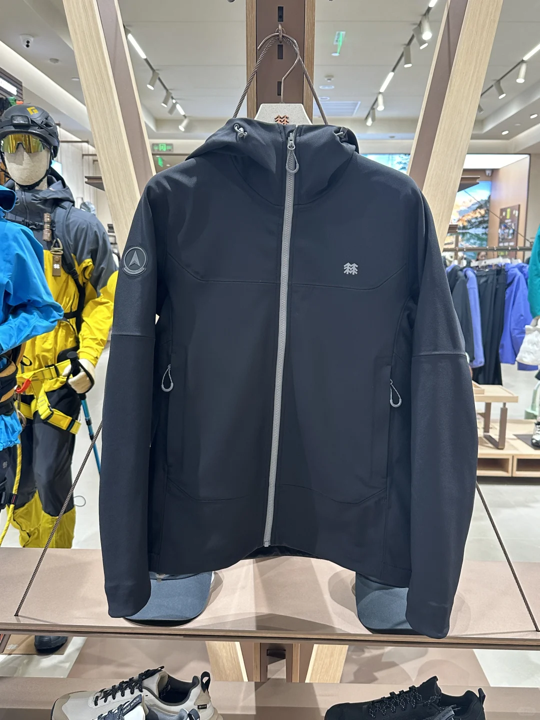 可隆女款软壳外套|可隆薄外套