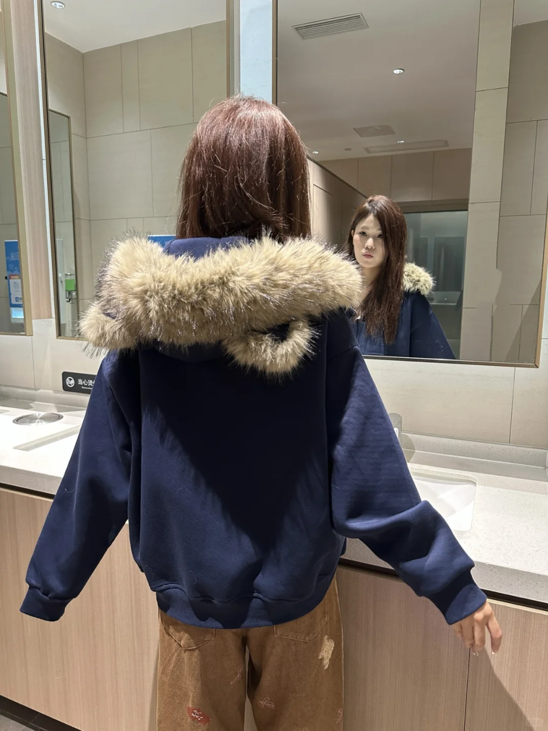 毛茸茸的超有氛围感的外套