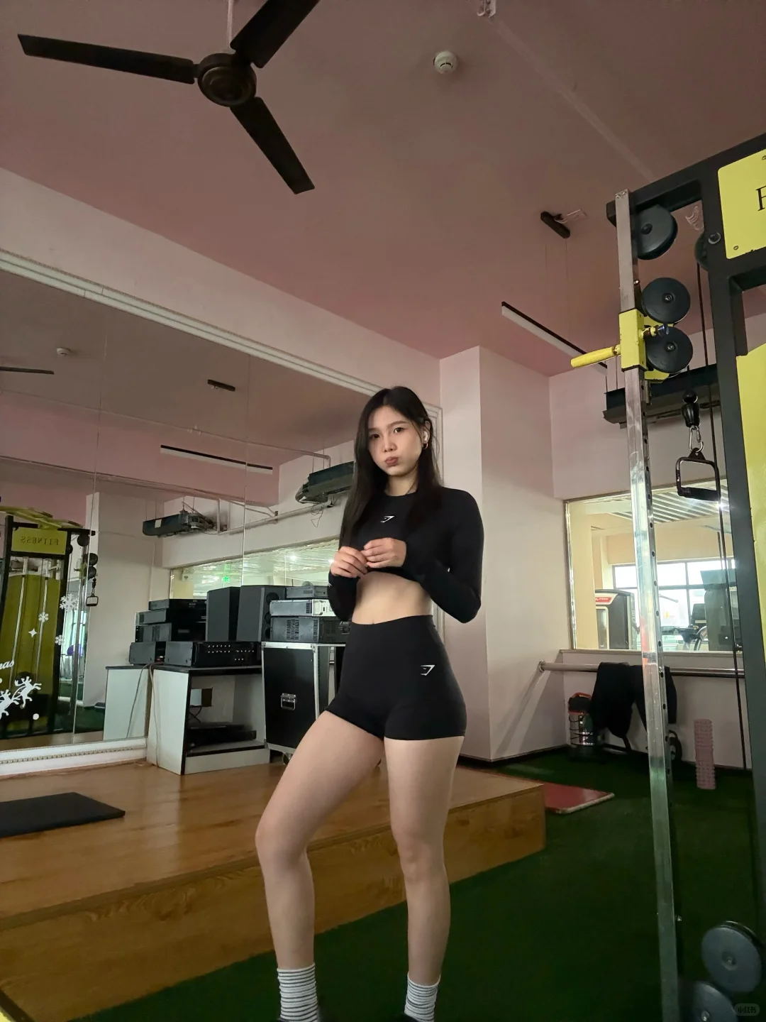 右滑眼看这个女人体脂率越来越高高高高高