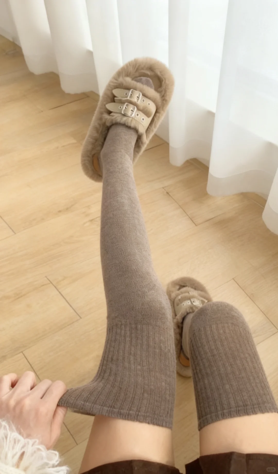 吹爆这款过膝袜，秋冬ootd 心机搭