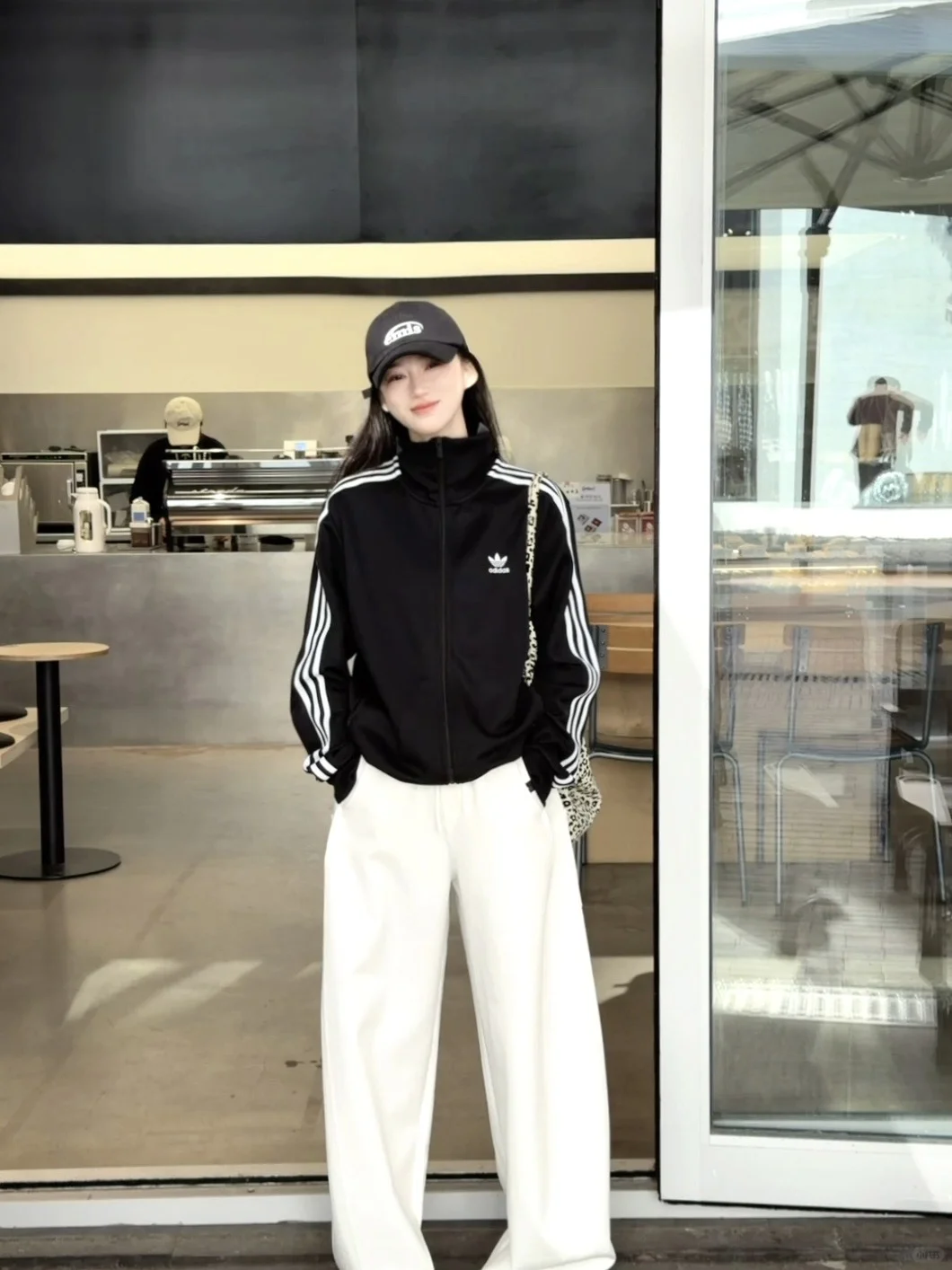 🇰🇷Adidas外套🖤很难不为黑白搭配着迷