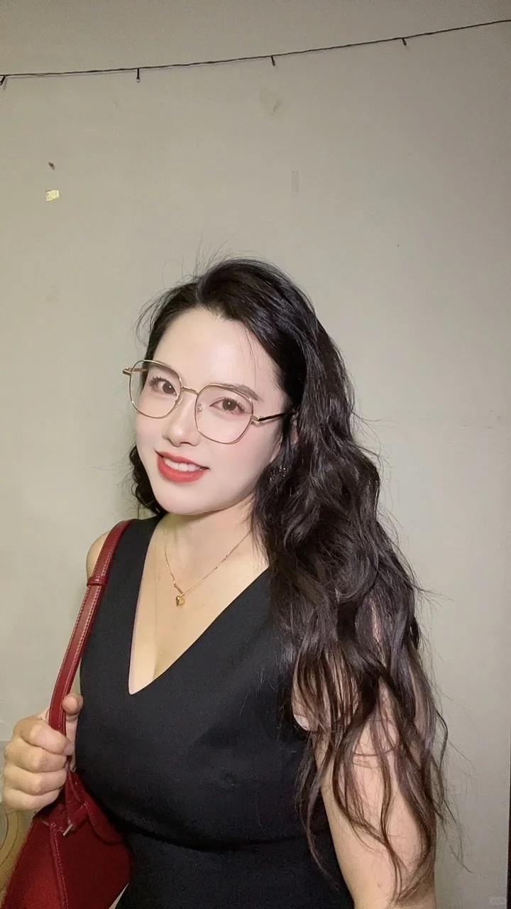 30+微胖少妇，温柔气质女人、