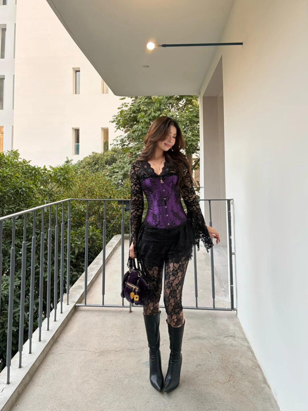 美女和她那50块的鱼骨胸衣