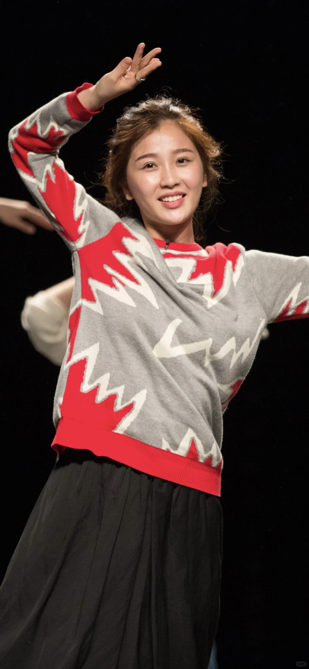 虞书欣早期表演 神情并貌仪态真好 美