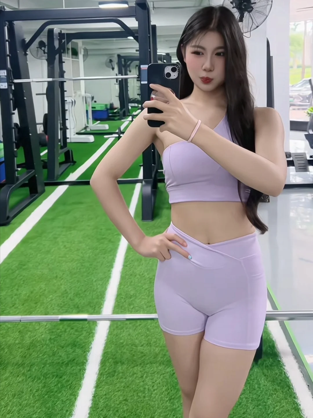 健身美女、姐姐会健身也懂温柔、这也太紧身