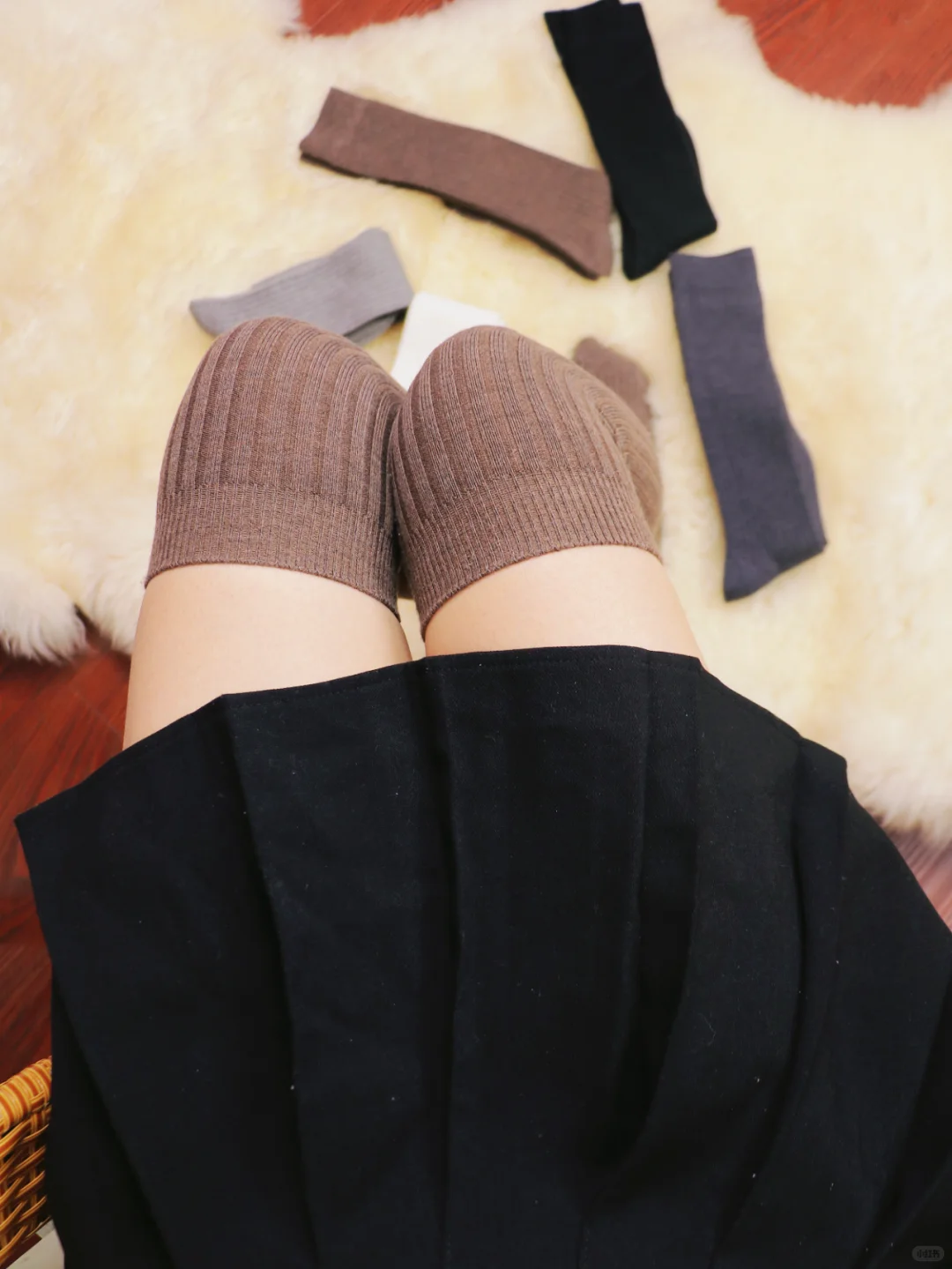 真的会爱死这种软糯的羊毛袜！！保暖还舒服