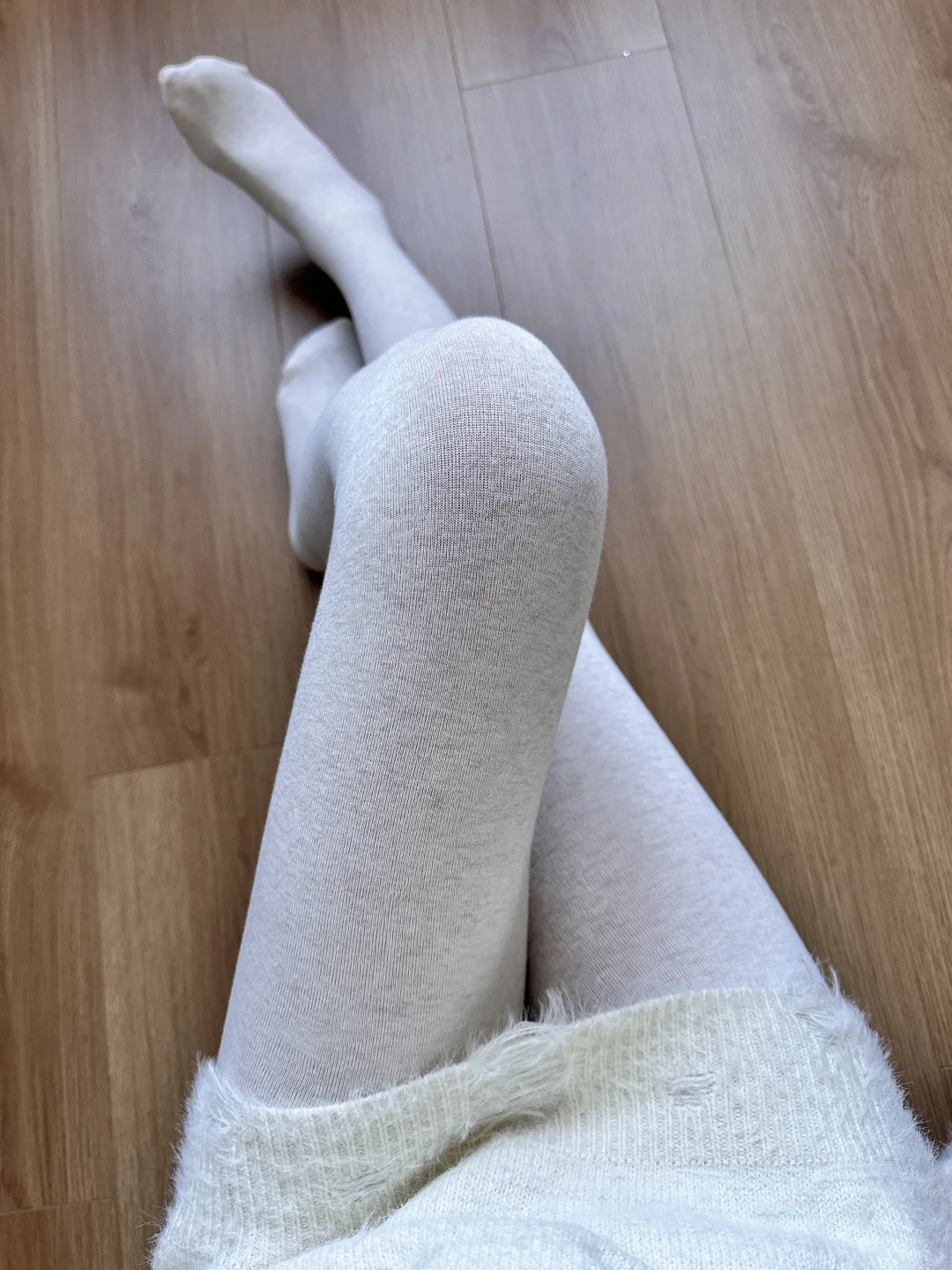 奶白色打底裤才是纯欲天花板吧！