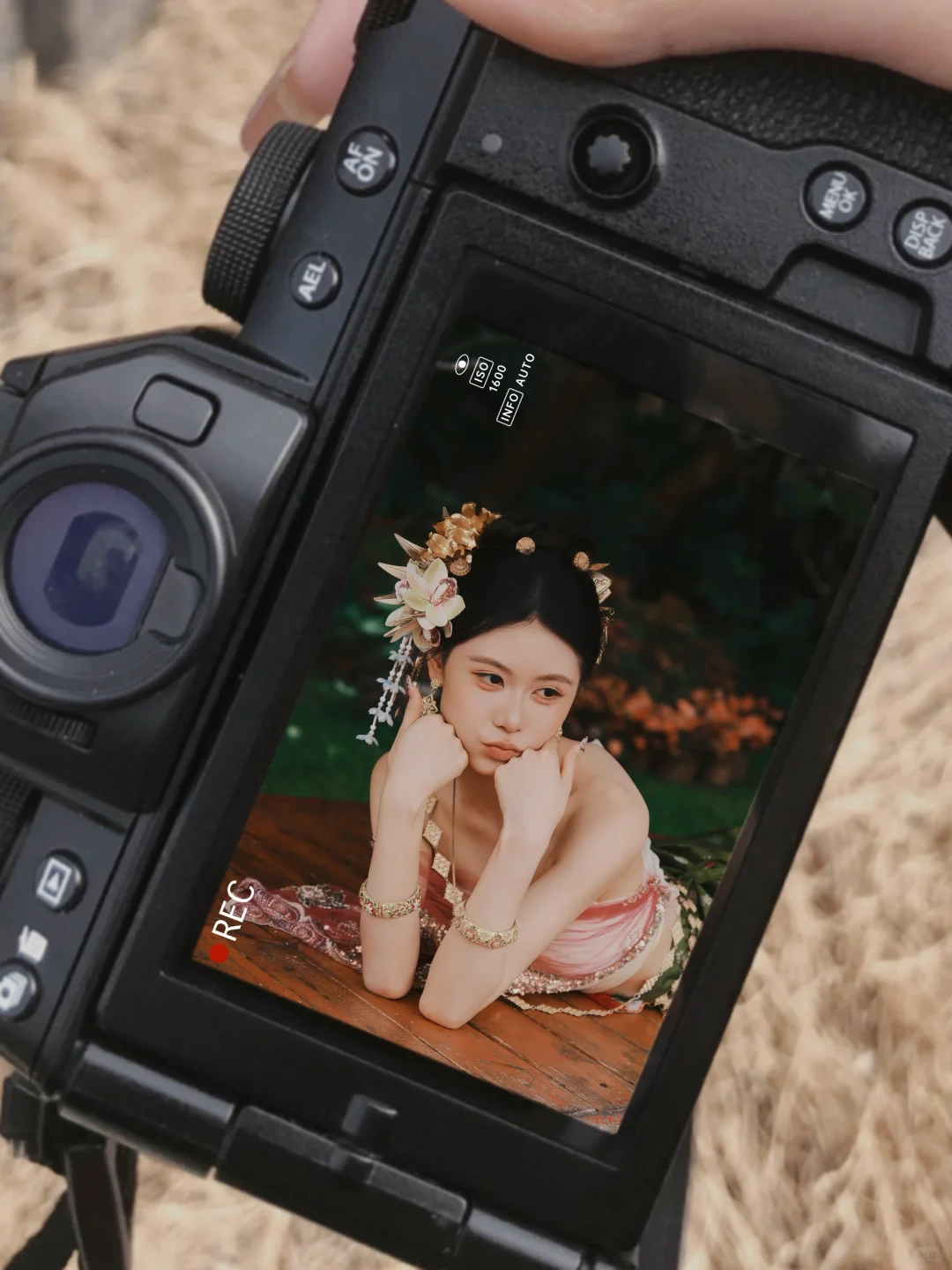 曼听公园的女生：找这个女摄不踩雷