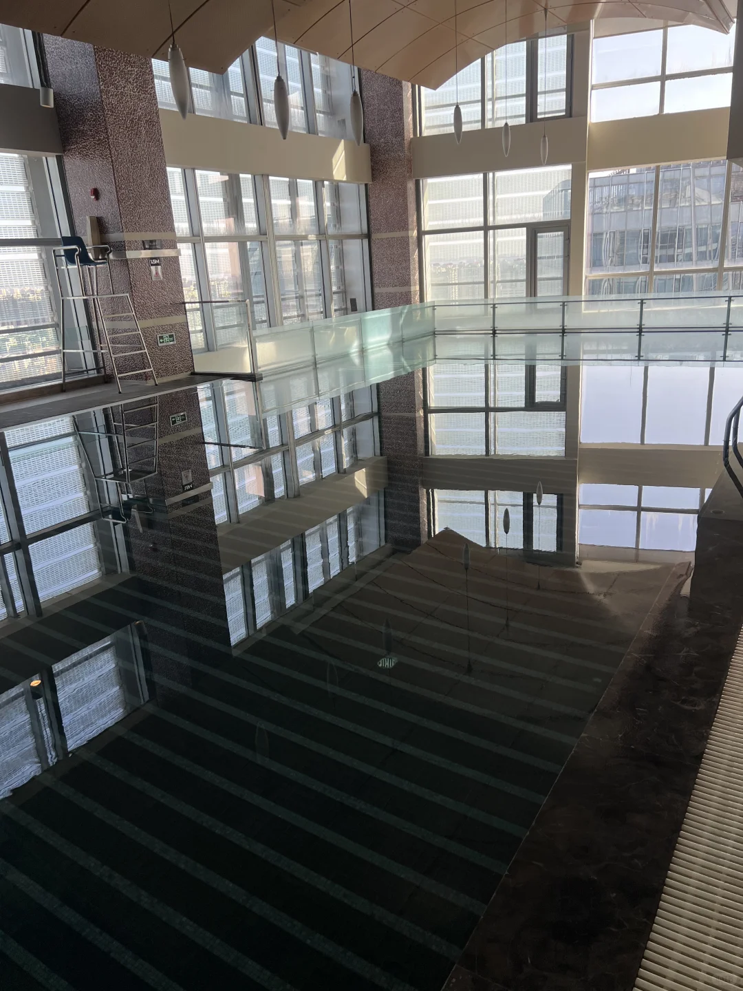 今天来个全身泳衣打卡🏊