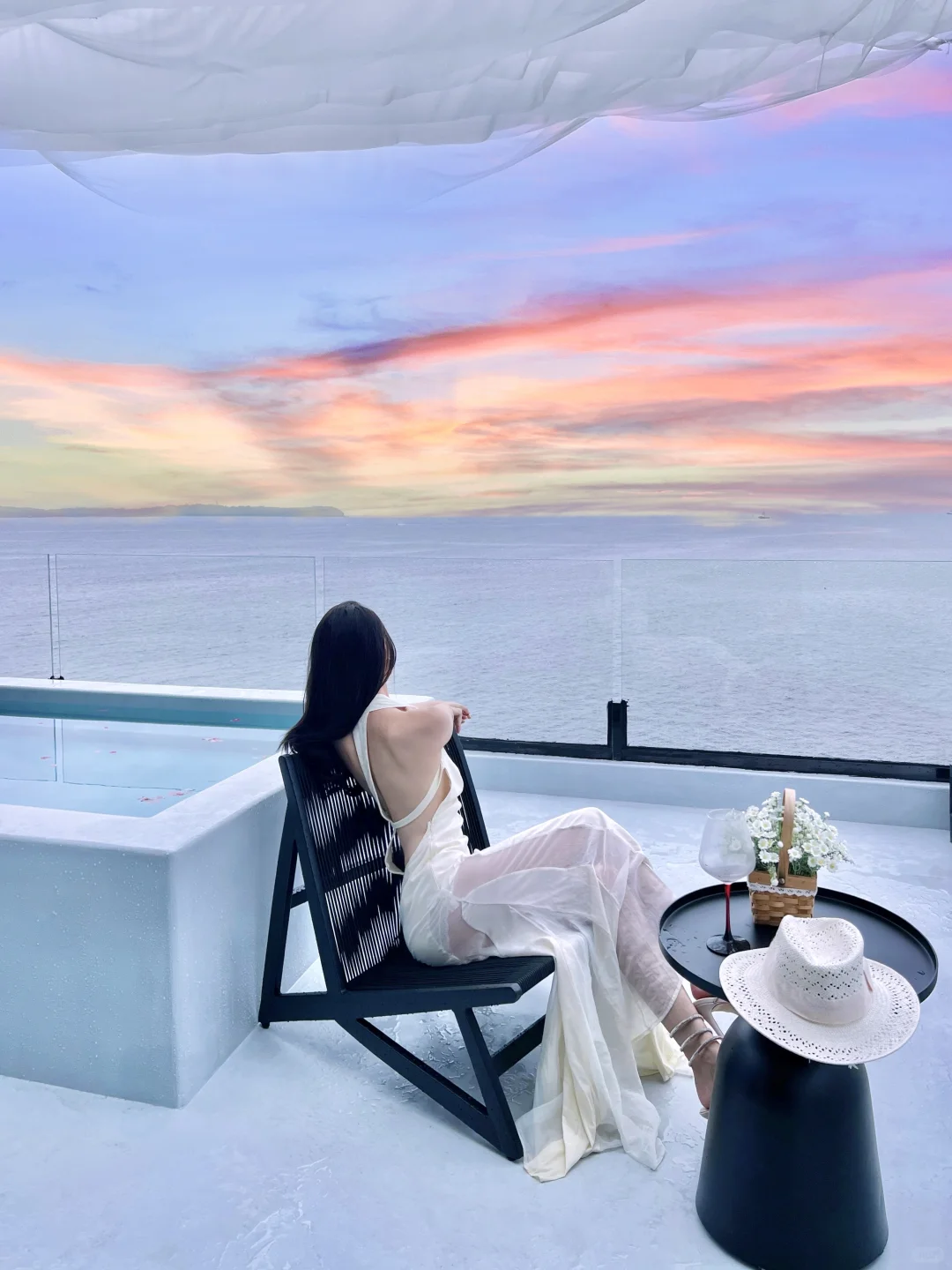 来场浪漫微醺🥂&泳池拍照姿势