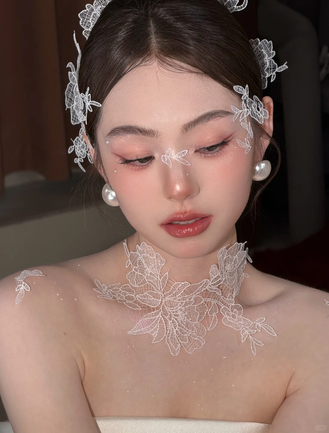 这波蕾丝妆造真是颠覆了三观的美！