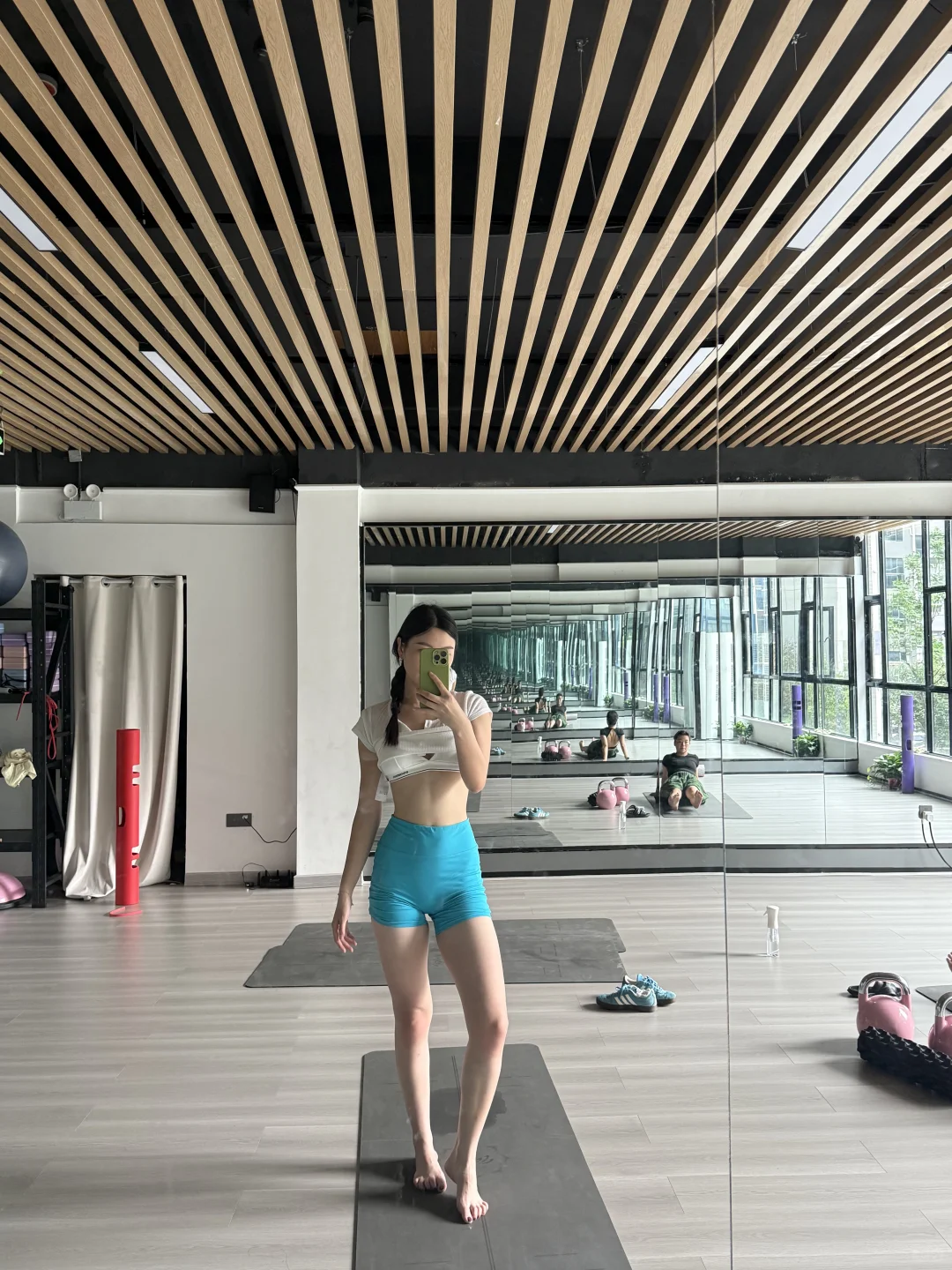 右滑眼看这个女人体脂率越来越高高高高高