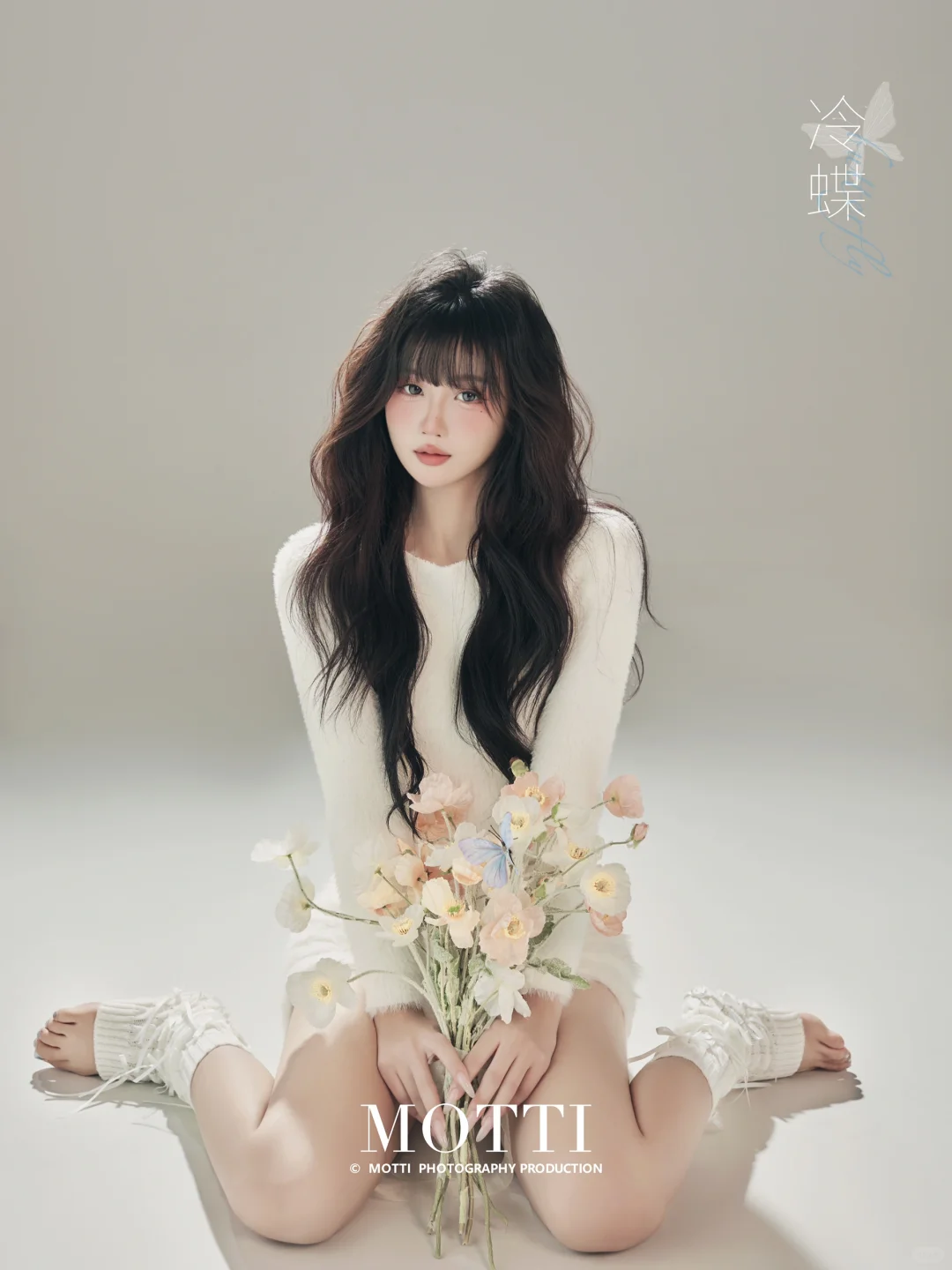 奶fufu的韩系写真🌸少女与鲜花撞了个满怀