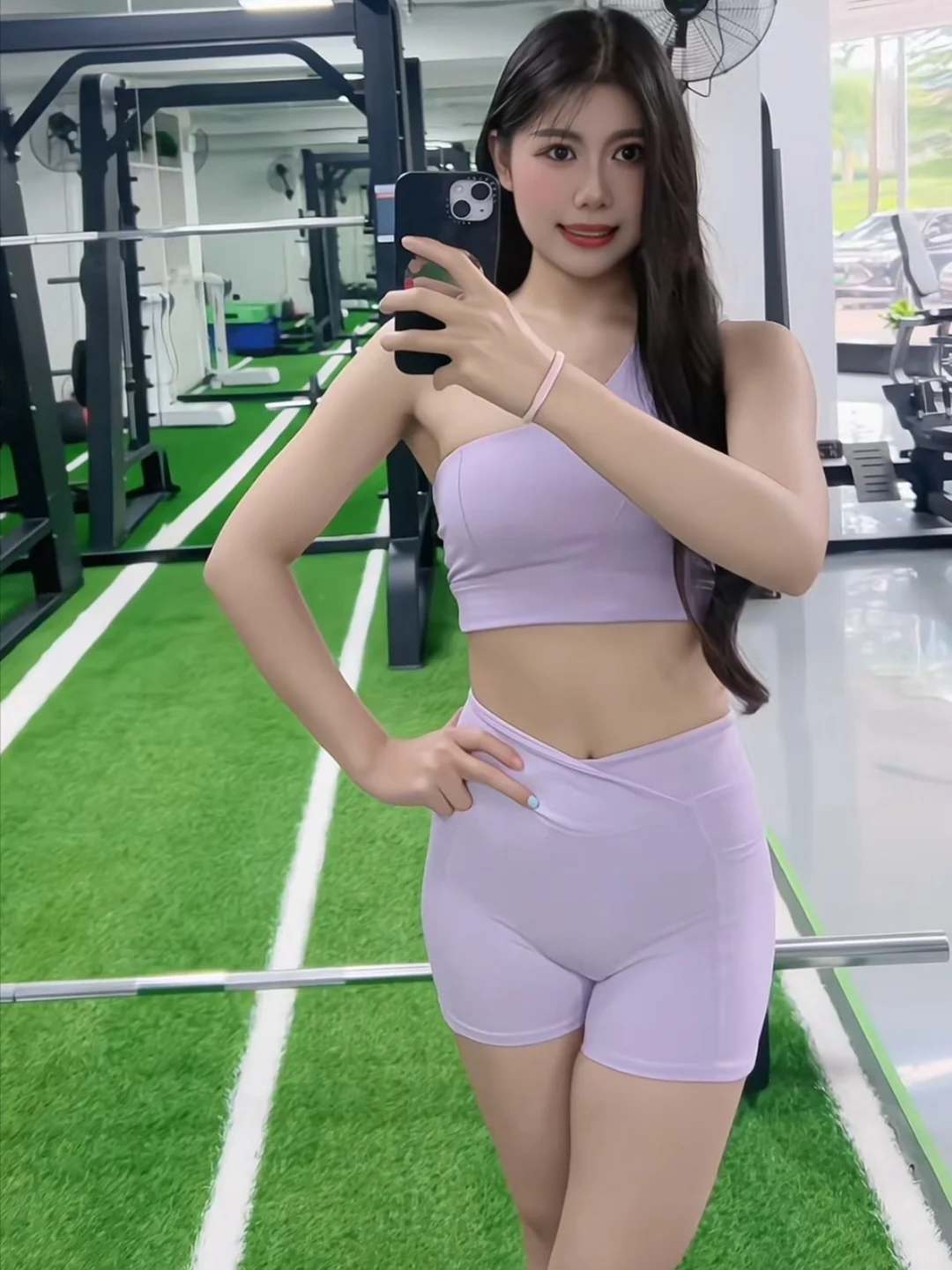 健身美女、姐姐会健身也懂温柔、这也太紧身