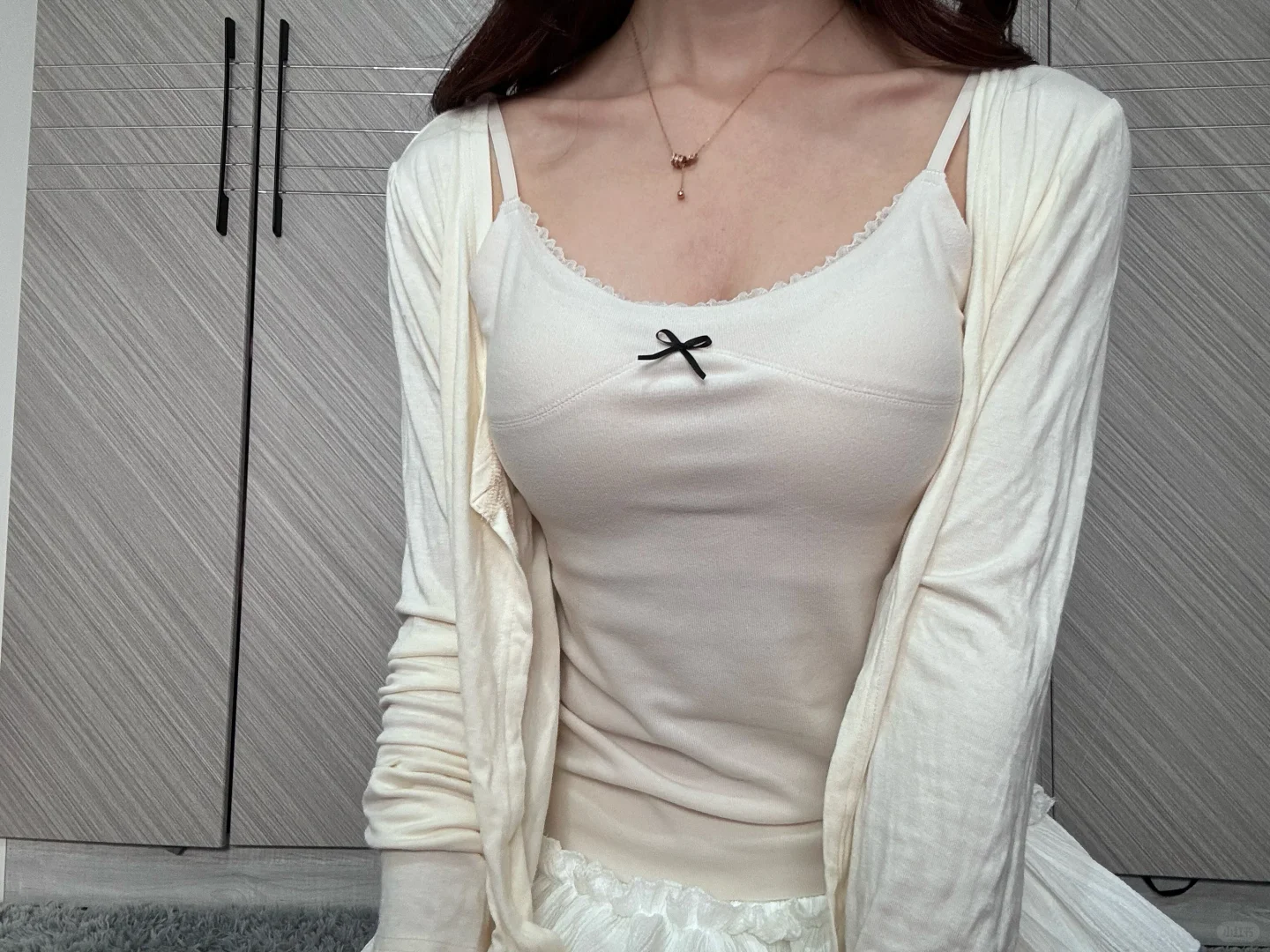 被问爆的奶杏色吊带!