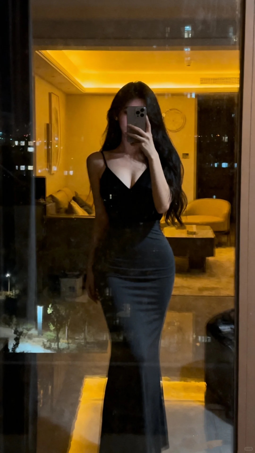 吊带+v领+包臀裙真的是王炸꒰꒪꒫꒪⌯꒱