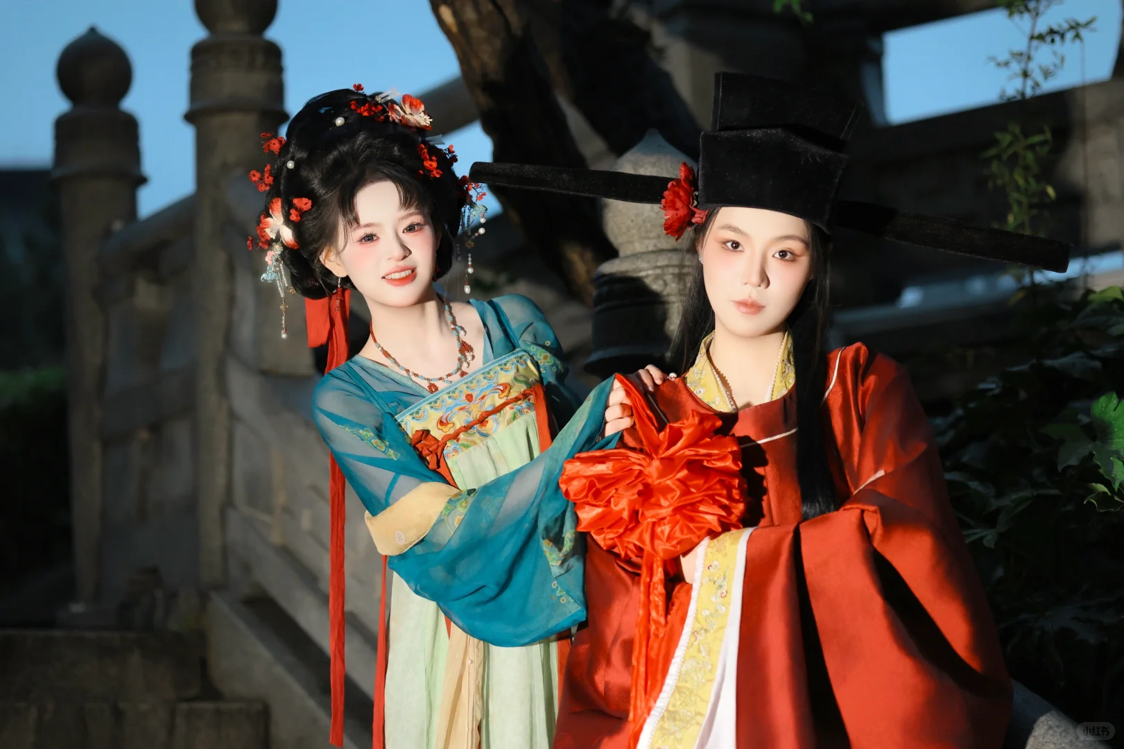 是谁说要看女驸马和公主的客片！！马上安排上