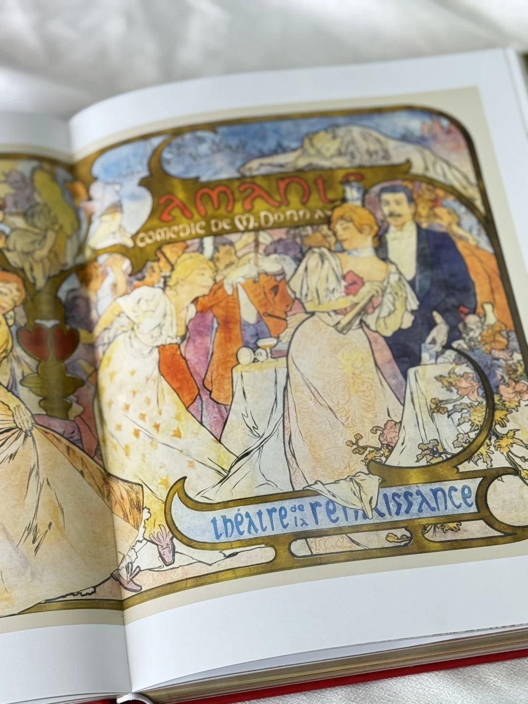 啊啊啊！有谁看了穆夏能忍住不来两笔的