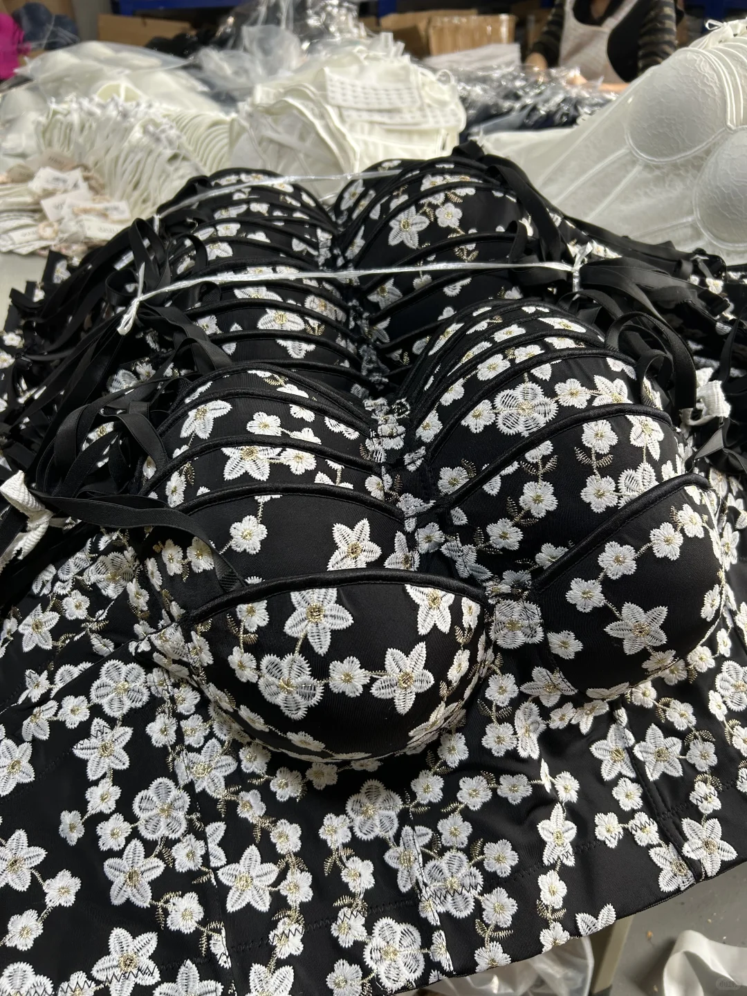 广州 ｜鱼骨胸衣工厂