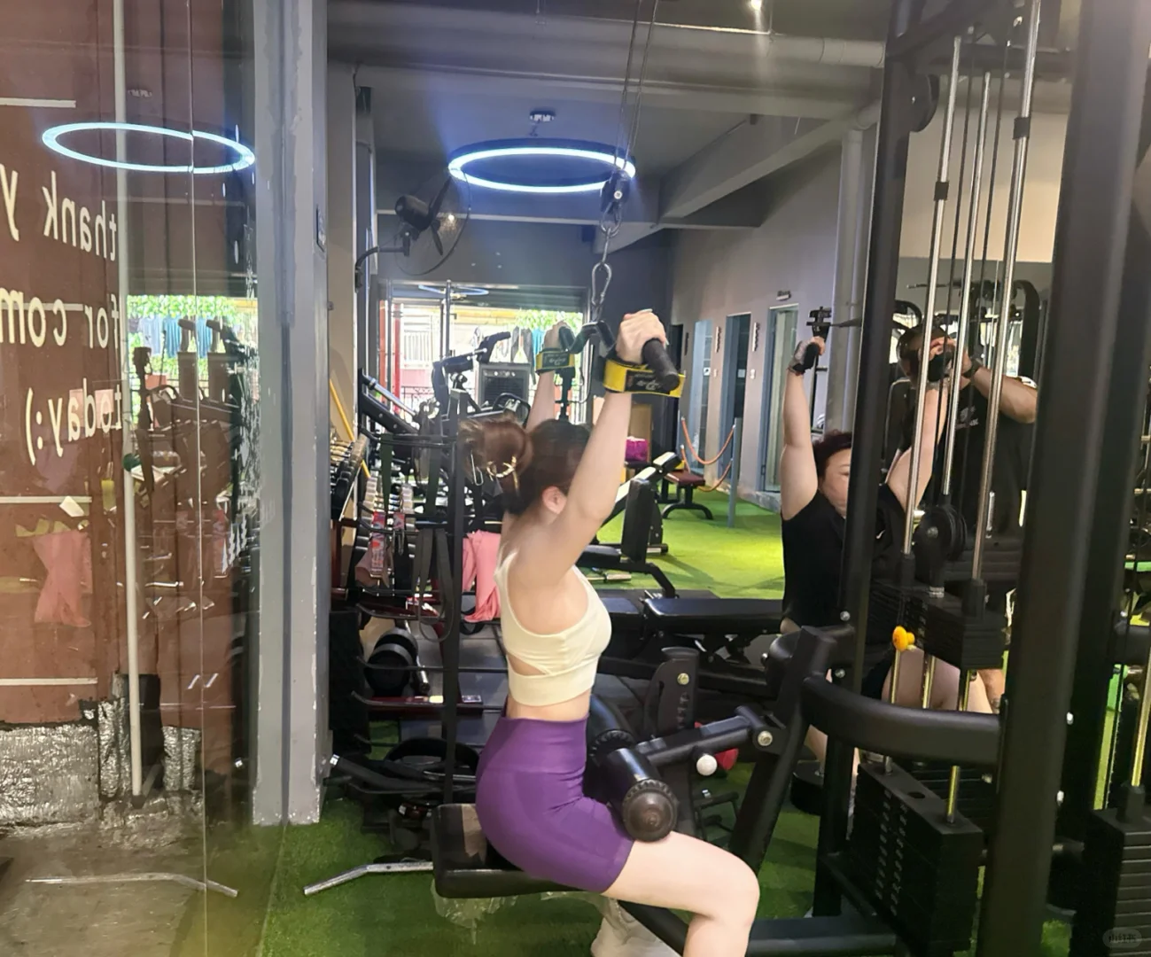 女生有线条感就是好看啊