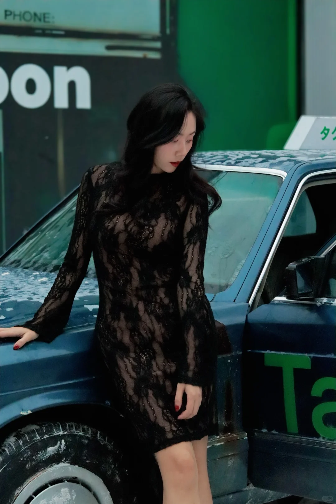 红唇➕蕾丝，这道题我会