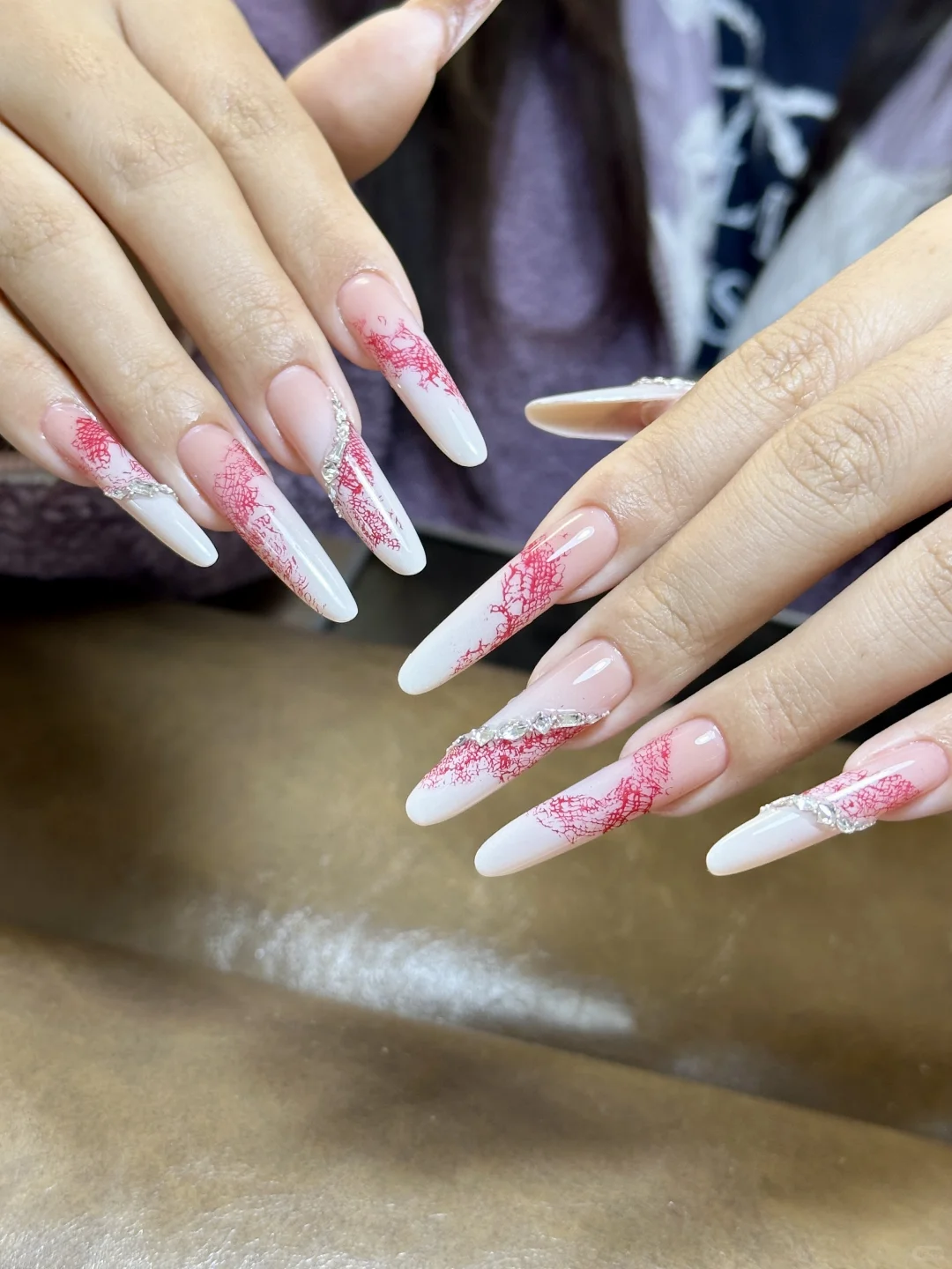 红色蕾丝拼钻 汇泉西悦城美甲