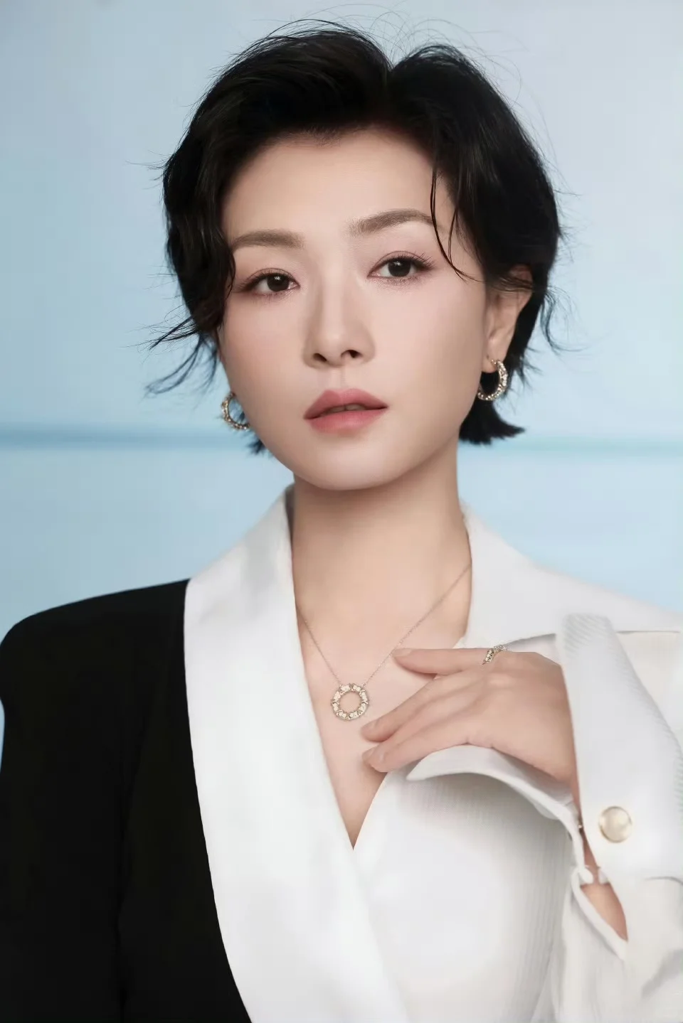 万茜：从文艺片女主到全能戏骨，以低调实力