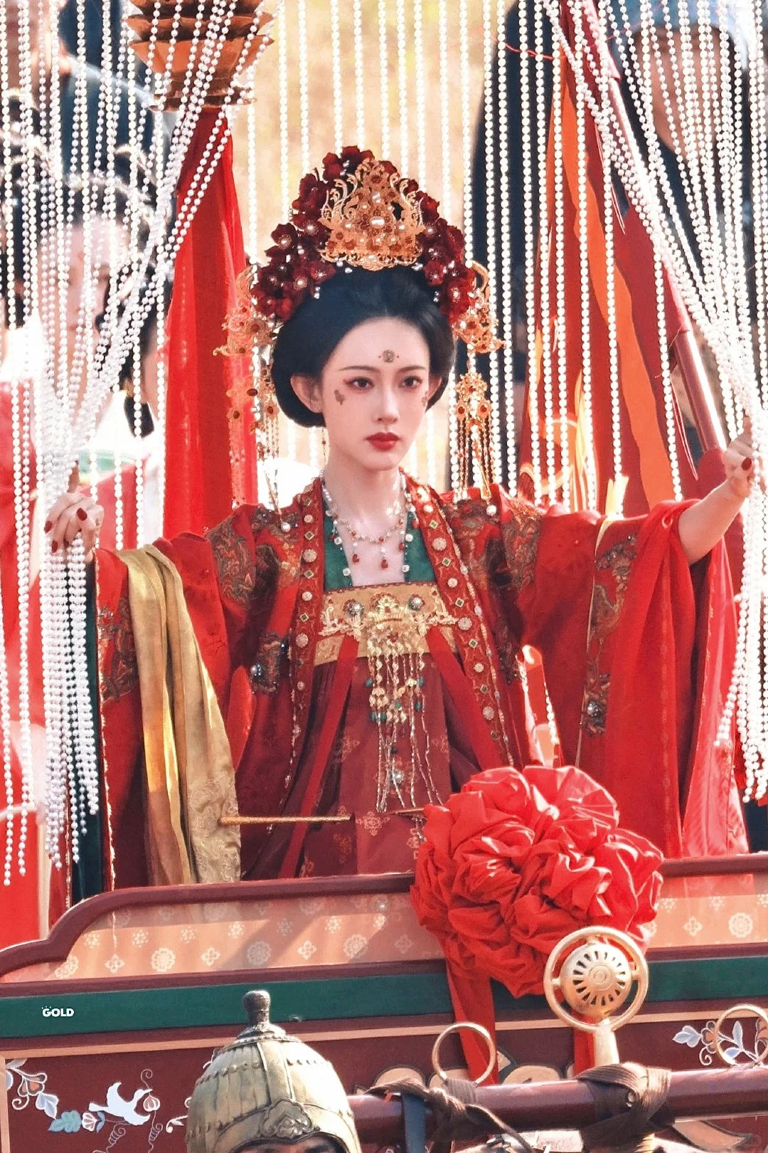 你要写女将军，就不能只写女将军