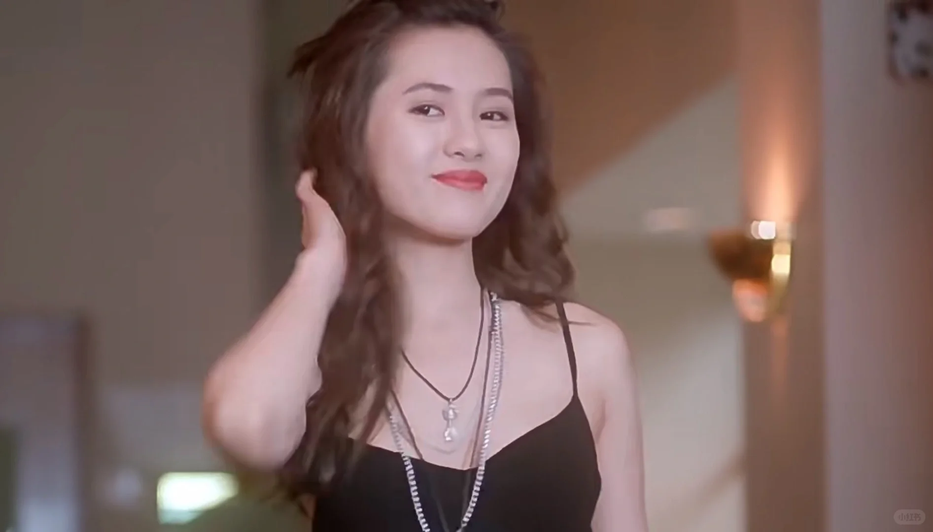 妩媚，风情万种女人味十足，还有什么形容词