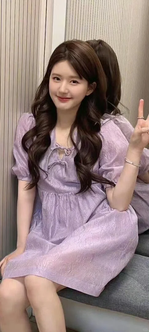 她真的好乖好美好迷人！