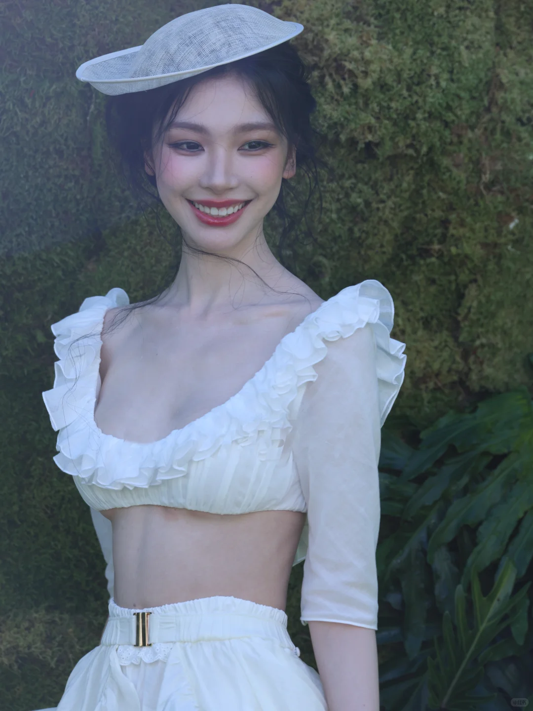 易梦玲海边活动生图，颜值性感迷人馋哭了